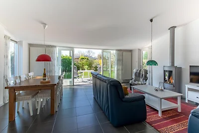 Moderne Villa am Ufer des Veere-Sees