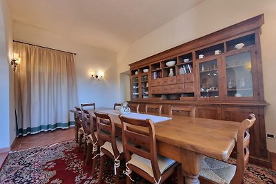 Detached Villa in San Gimignano with Swimming...