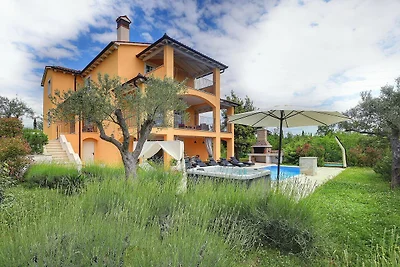 Villa in Rakalj nahe Strände mit Pool