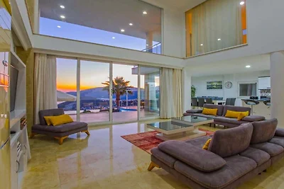 Villa in Kalkan mit Schwimmbecken