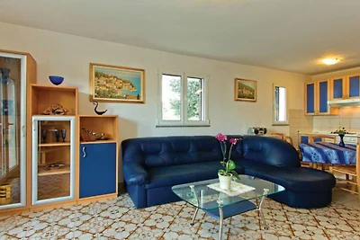 Two Bedroom Holiday Home with Sea View