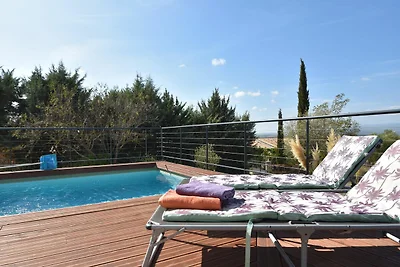 Bella villa per le vacanze con piscina...