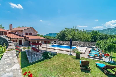 Villa in Drivenik mit Schwimmbecken