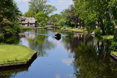 Casa vicino a Giethoorn con noleggio barche