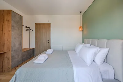 Rosige Villa mit privatem Pool