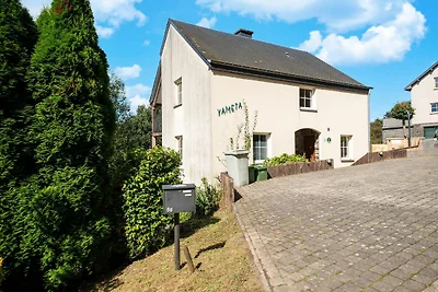 Apartment in Bouillon mit Garten
