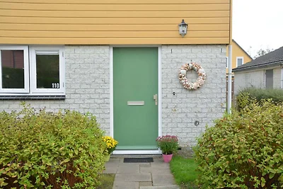Schönes Ferienhaus mit Sauna in Strandnähe