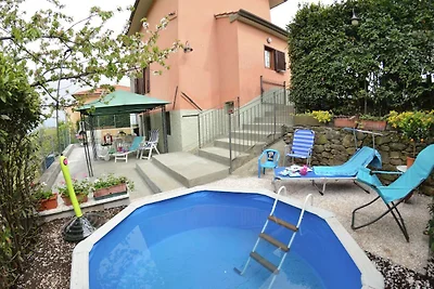 Schönes Cottage mit Swimmingpool in Gualdo