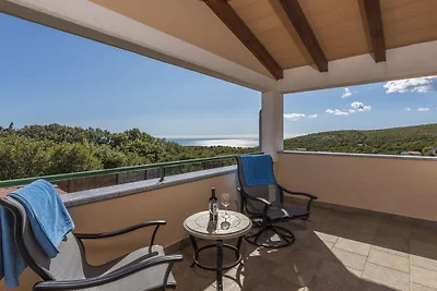 Villa en Koromacno con piscina