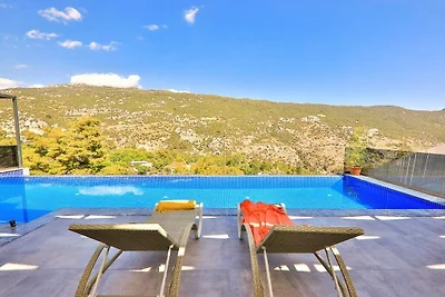 Villa in Kalkan mit Schwimmbecken