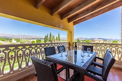 Ruime villa in Alcúdia met zwembad