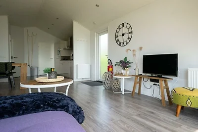 Ferienhaus in Bovenkarspel mit Terrasse