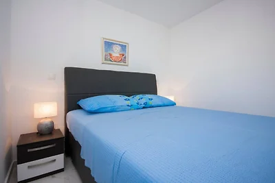 Apartments Happy Holiday - Two Bedroom Apartm...