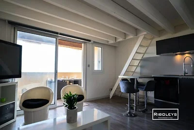 Appartamento a Vias con Vista Mare