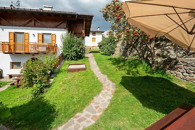 Charmantes Apartment in Celledizzo mit Garten