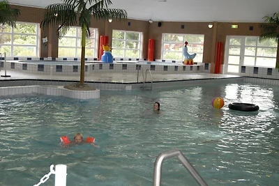 Villa am Wasser mit eigenem Steg