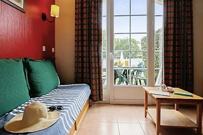 Haus in Monflanquin mit See- und Waldblick