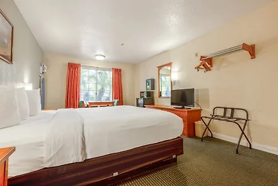 Kingsize bed met inloopkast | San Clemente