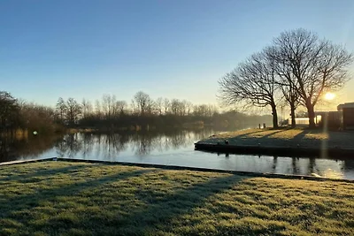 Chalet in Friesland mit eigenem Liegeplatz