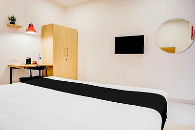 Super Townhouse Hadapsar Savali Inn