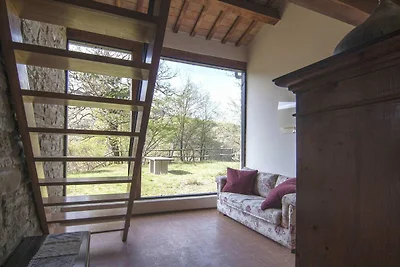Elegante villa in pietra con piscina