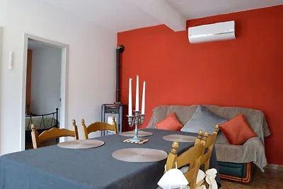 Ferienhaus in Rosée mit privaten Seen