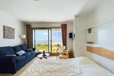 Apartment in Les Sables mit Meerblick