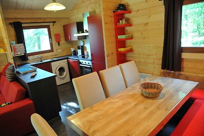 Houten chalet met houtkachel