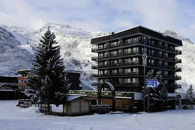 Geräumiges Apartment · Direkter Zugang zur Sk...