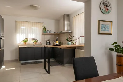 Breg Ivanovci - Three Bedroom Villa with Swim...