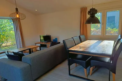 Familienchalet mit Essbereich im Freien