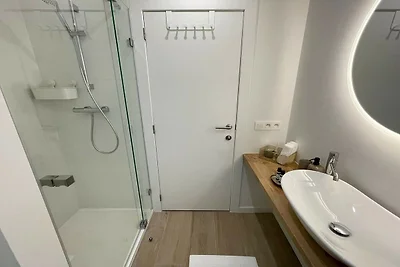 One Lux Stay 2BR/2BA Antwerpen nahe