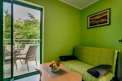 Amor Residence - Studio Apartment with Terrac...