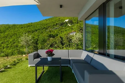 Villa in Lovran mit Schwimmbecken