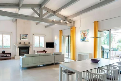 Schönes Ferienhaus mit Schwimmbad
