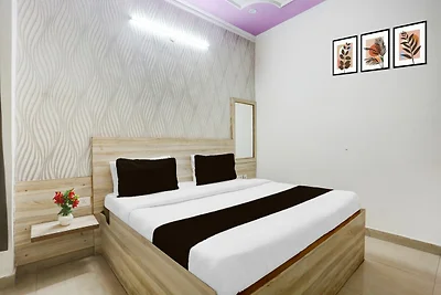 Super Townhouse Sektor 4 Gurgaon