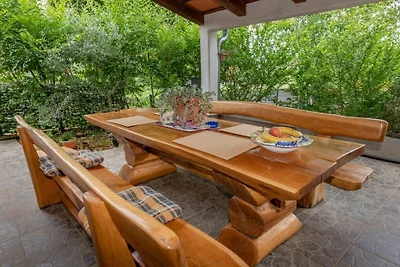 Ferienhaus in Kršan mit Schwimmbecken