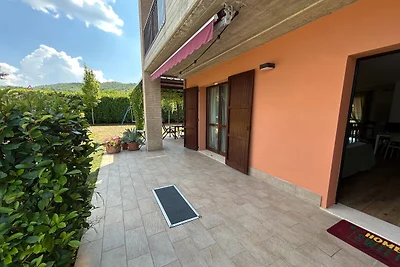 Bella villa con piscina e giardino