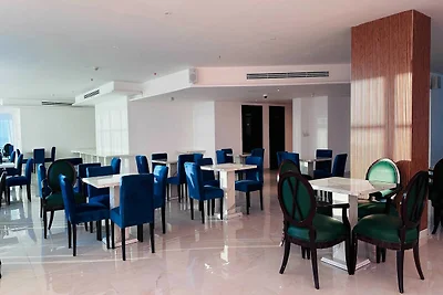 Grande Suite | Luxe | Sheikh Zayed Rd