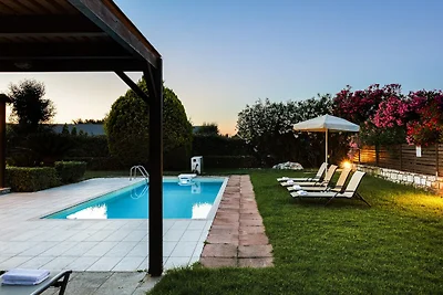 Villa in Adelianos Kampos