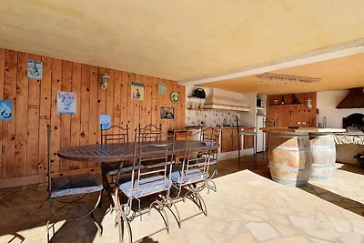 Maestosa villa a Homps con piscina privata