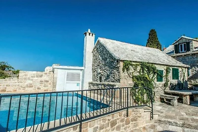 Glicinia mit Hydromassage-Pool