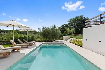 Villa in Vintijan mit privatem Pool