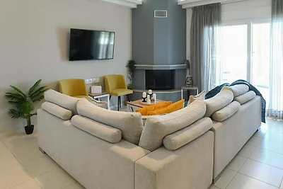 Private Poolvilla mit Meerblick für 6...