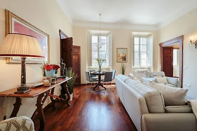 Zentrale und praktische Wohnung in Lucca