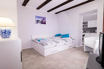 Piran Downtown Chic and Cozy Apartments - Sta...