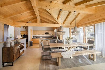 Luxurious chalet with sauna in Königsleiten
