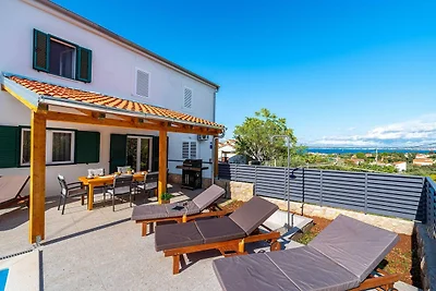 Elegante rifugio costiero a Lukoran