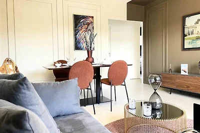 Elegante balcone vista aperta con posto auto