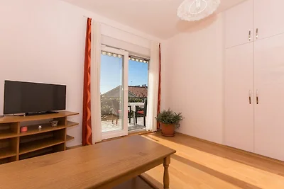 Apartments Mastelić - Three Bedroom Apartment...
